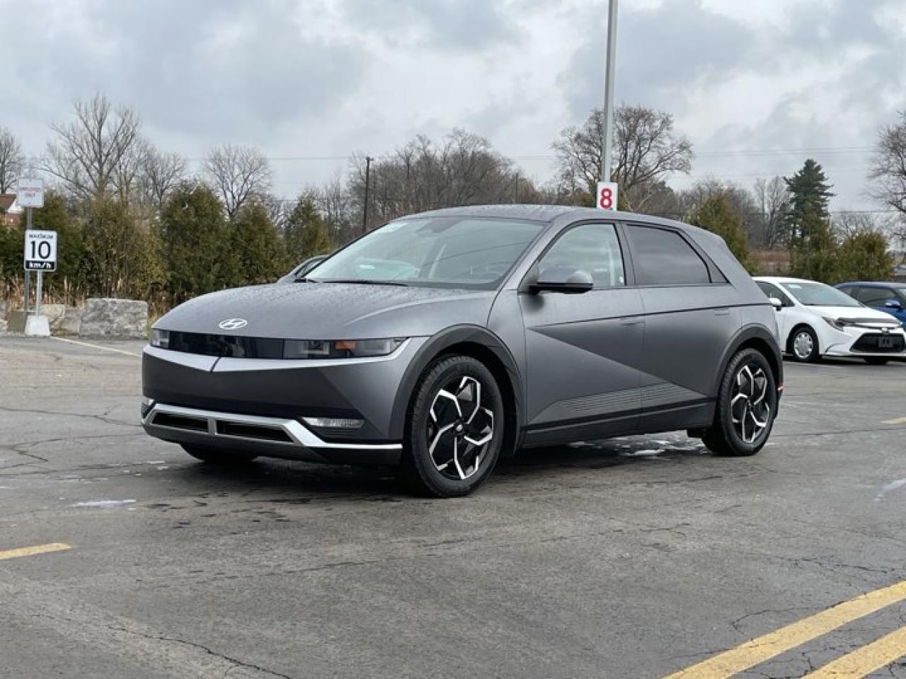 Used 2022 Hyundai IONIQ 5 Preferred  Long Range AWD | Nav | Heated Steering + Seats | Power Seat | CarPlay + Android & more!! for sale in Guelph, ON