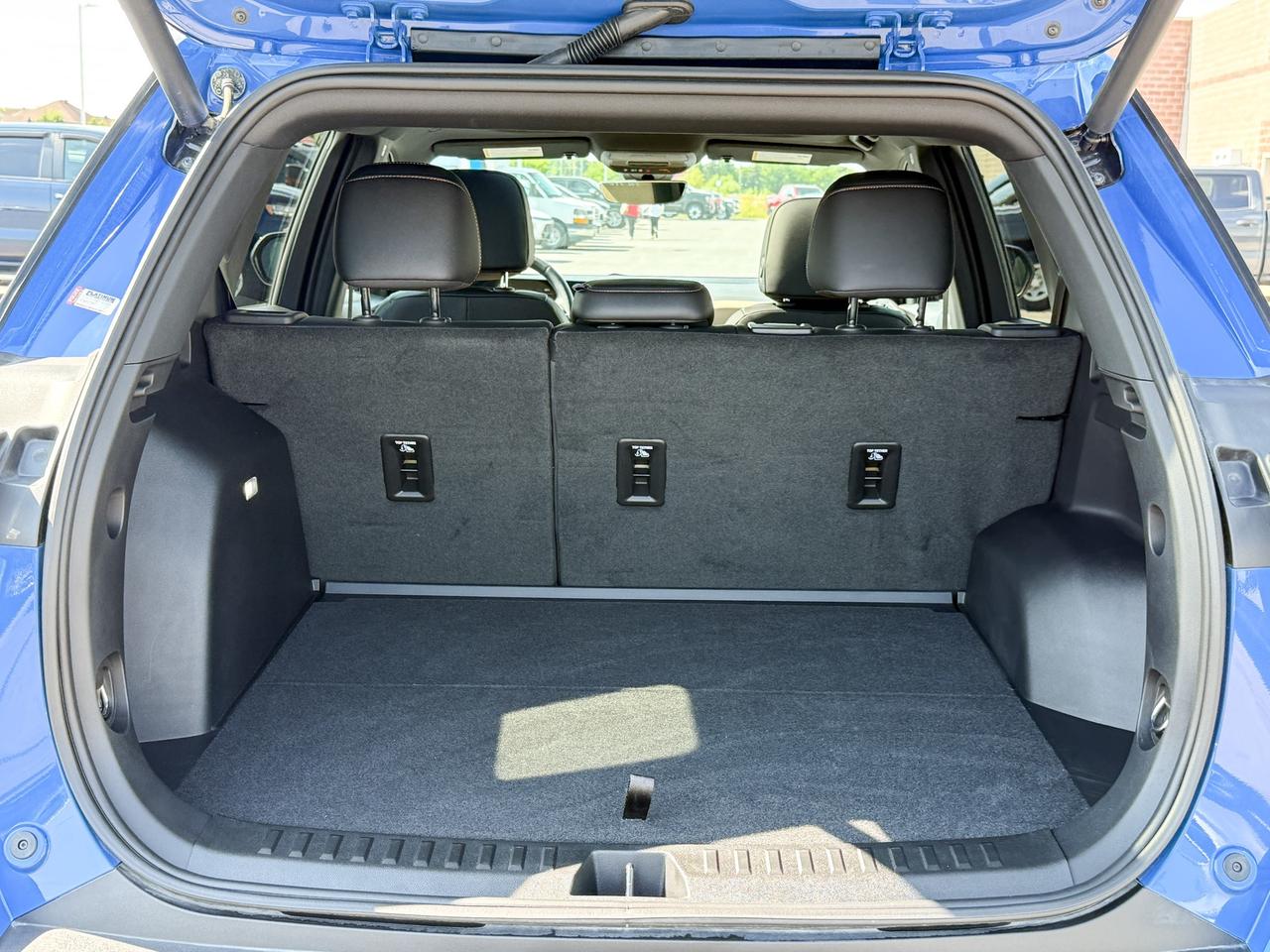 2025 Chevrolet Equinox ACTIV 1.5L 4CYL WITH REMOTE START/ENTRY, SUNROOF, HEATED SEATS, HEATED STEERING WHEEL, VENTILATED SEATS, POWER LIFTGATE, HD SURROUND VISION Photo4