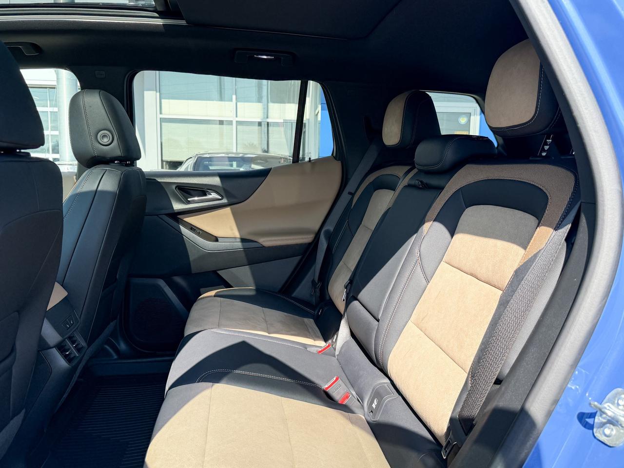 2025 Chevrolet Equinox ACTIV 1.5L 4CYL WITH REMOTE START/ENTRY, SUNROOF, HEATED SEATS, HEATED STEERING WHEEL, VENTILATED SEATS, POWER LIFTGATE, HD SURROUND VISION Photo