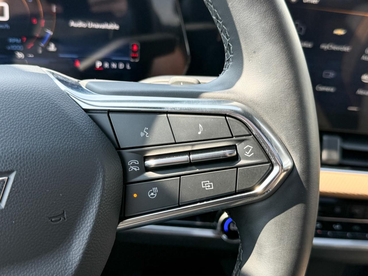 2025 Chevrolet Equinox ACTIV 1.5L 4CYL WITH REMOTE START/ENTRY, SUNROOF, HEATED SEATS, HEATED STEERING WHEEL, VENTILATED SEATS, POWER LIFTGATE, HD SURROUND VISION Photo