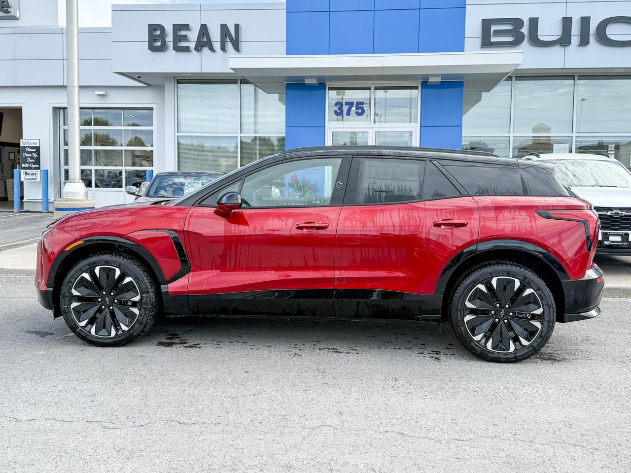 2025 Chevrolet Blazer EV RS FULLY ELECTRIC WITH REMOTE START/ENTRY, SUNROOF, HEATED SEATS, VENTILATED SEATS, HEATED STEERING WHEEL, POWER LIFTGATE, HD SURROUND VISION Photo