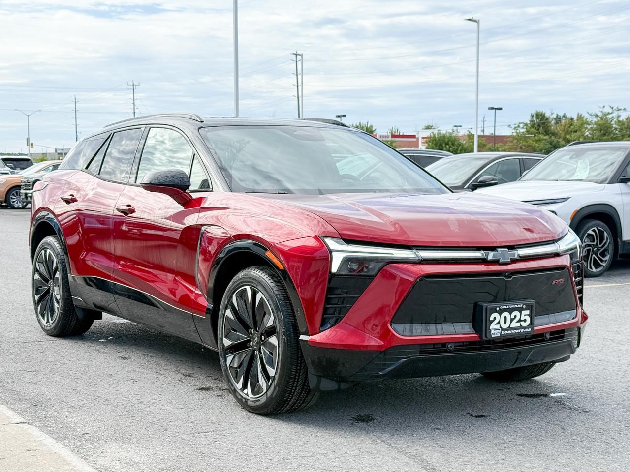 2025 Chevrolet Blazer EV RS FULLY ELECTRIC WITH REMOTE START/ENTRY, SUNROOF, HEATED SEATS, VENTILATED SEATS, HEATED STEERING WHEEL, POWER LIFTGATE, HD SURROUND VISION Photo
