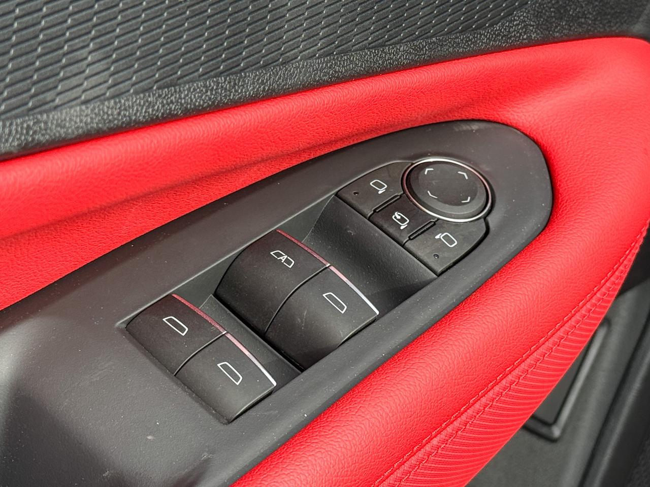 2025 Chevrolet Blazer EV RS FULLY ELECTRIC WITH REMOTE START/ENTRY, SUNROOF, HEATED SEATS, VENTILATED SEATS, HEATED STEERING WHEEL, POWER LIFTGATE, HD SURROUND VISION Photo