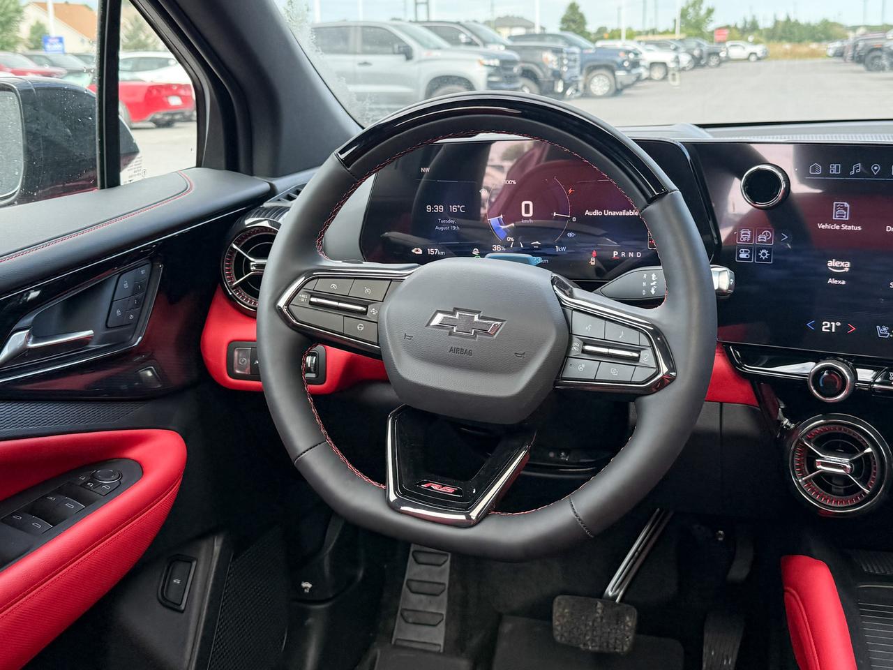 2025 Chevrolet Blazer EV RS FULLY ELECTRIC WITH REMOTE START/ENTRY, SUNROOF, HEATED SEATS, VENTILATED SEATS, HEATED STEERING WHEEL, POWER LIFTGATE, HD SURROUND VISION Photo