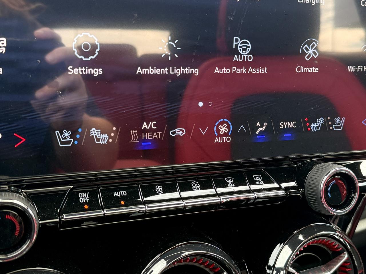 2025 Chevrolet Blazer EV RS FULLY ELECTRIC WITH REMOTE START/ENTRY, SUNROOF, HEATED SEATS, VENTILATED SEATS, HEATED STEERING WHEEL, POWER LIFTGATE, HD SURROUND VISION Photo