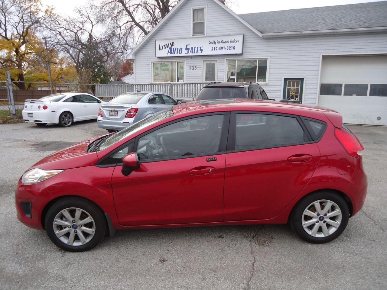 Used 2012 Ford Fiesta 5dr HB SE for sale in Sarnia, ON