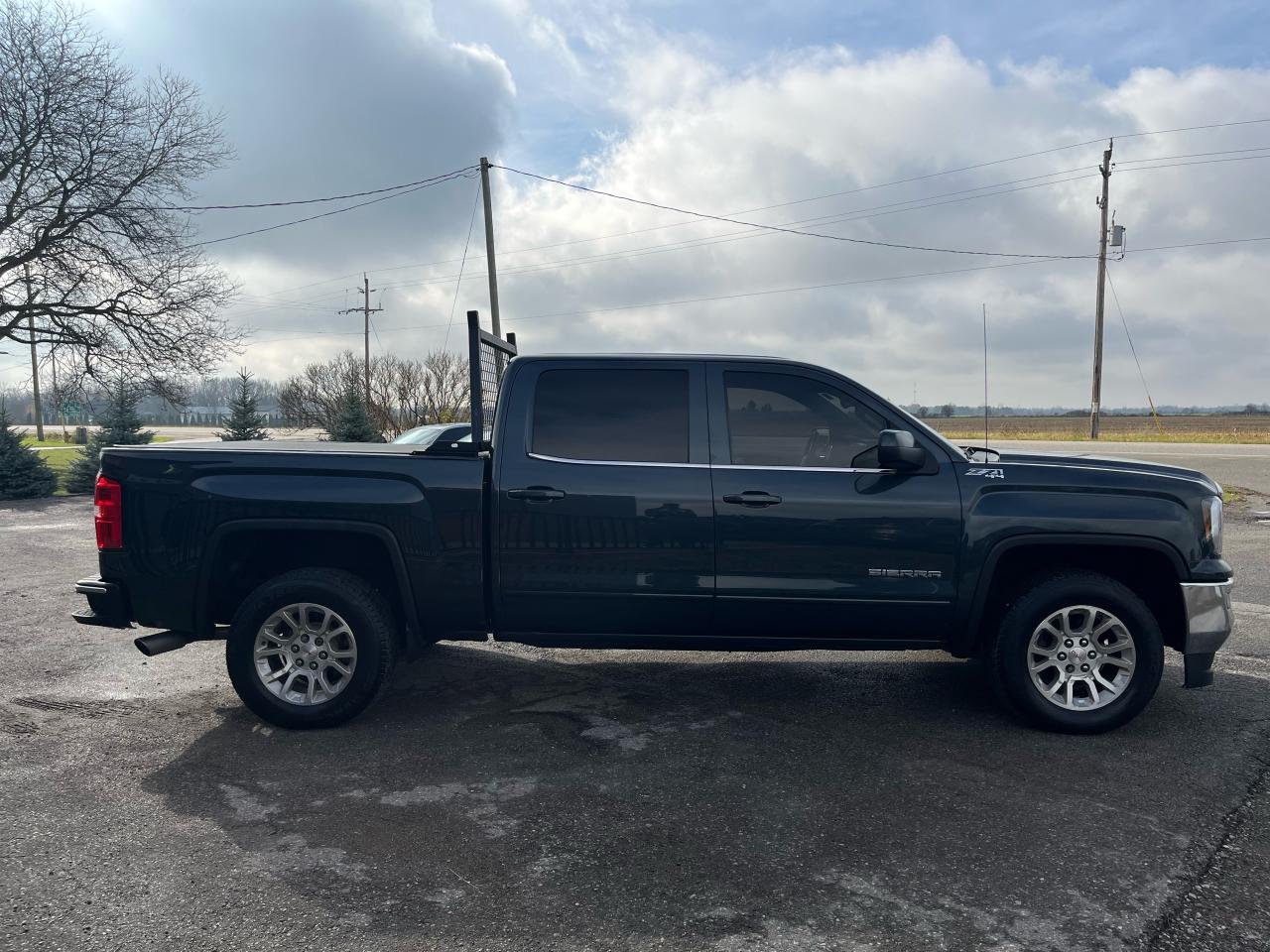 2018 GMC Sierra 1500 SLE | Crew Cab | Backup Camera | Bluetooth - Photo #6