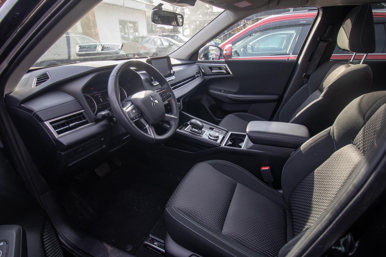 2022 Mitsubishi Outlander SE/BLACK EDITION Photo5