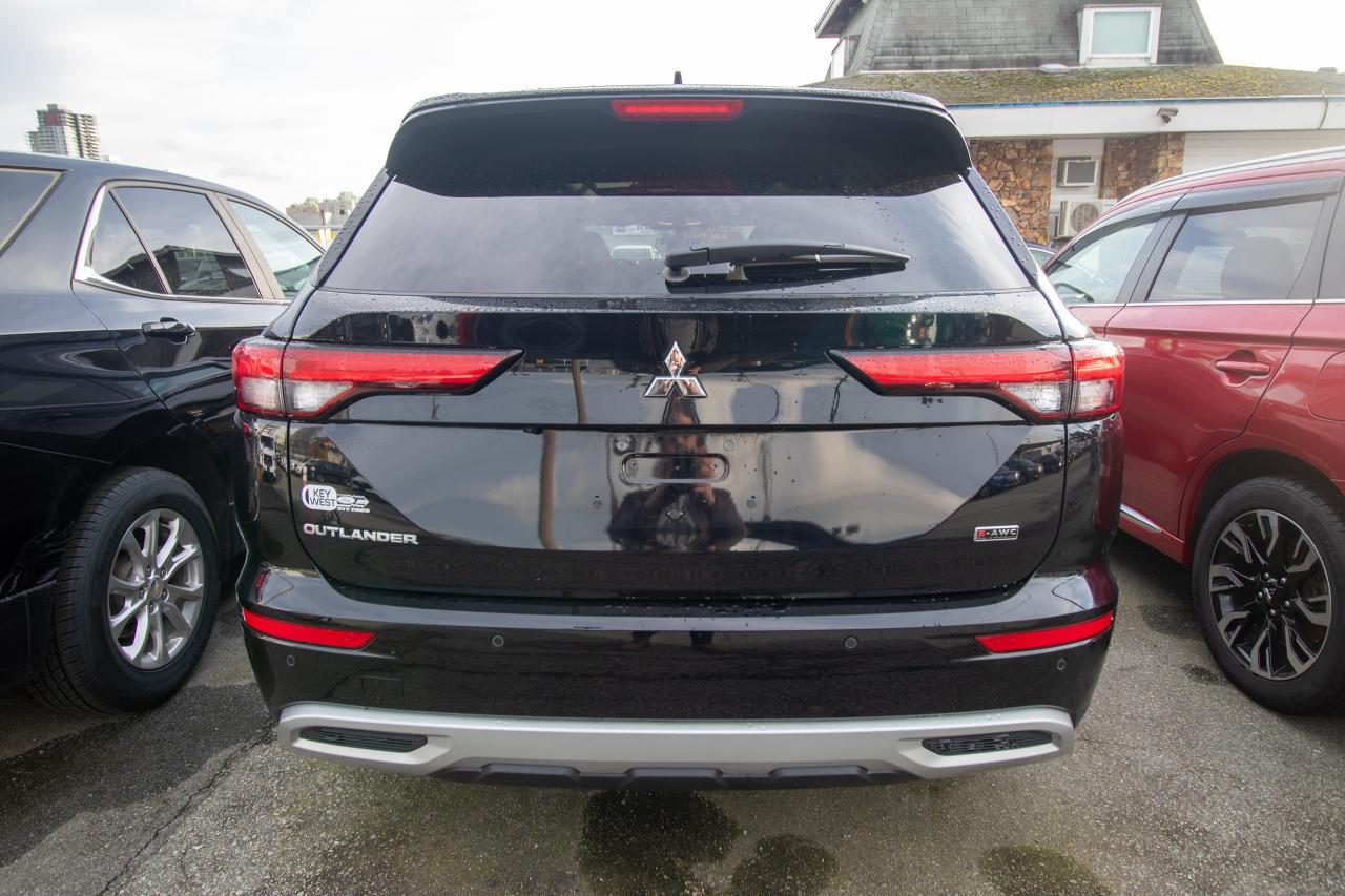2022 Mitsubishi Outlander SE/BLACK EDITION Photo5