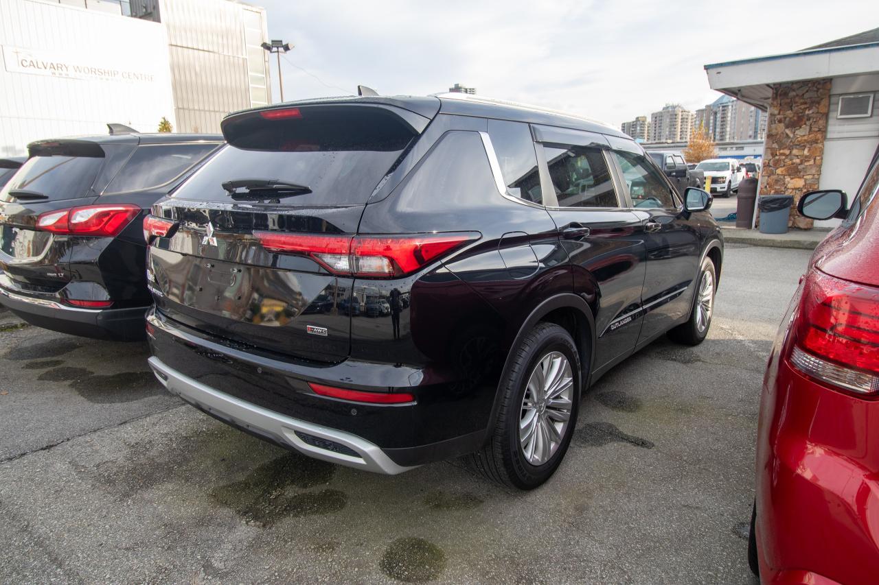 2022 Mitsubishi Outlander SE/BLACK EDITION Photo5