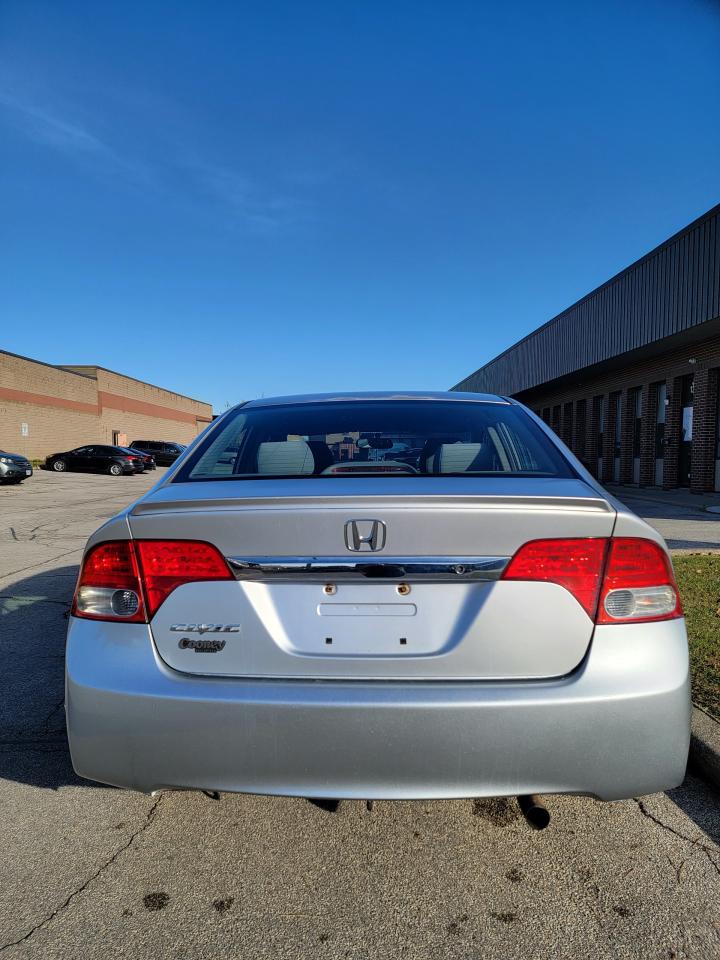 2009 Honda Civic DX - Photo #4