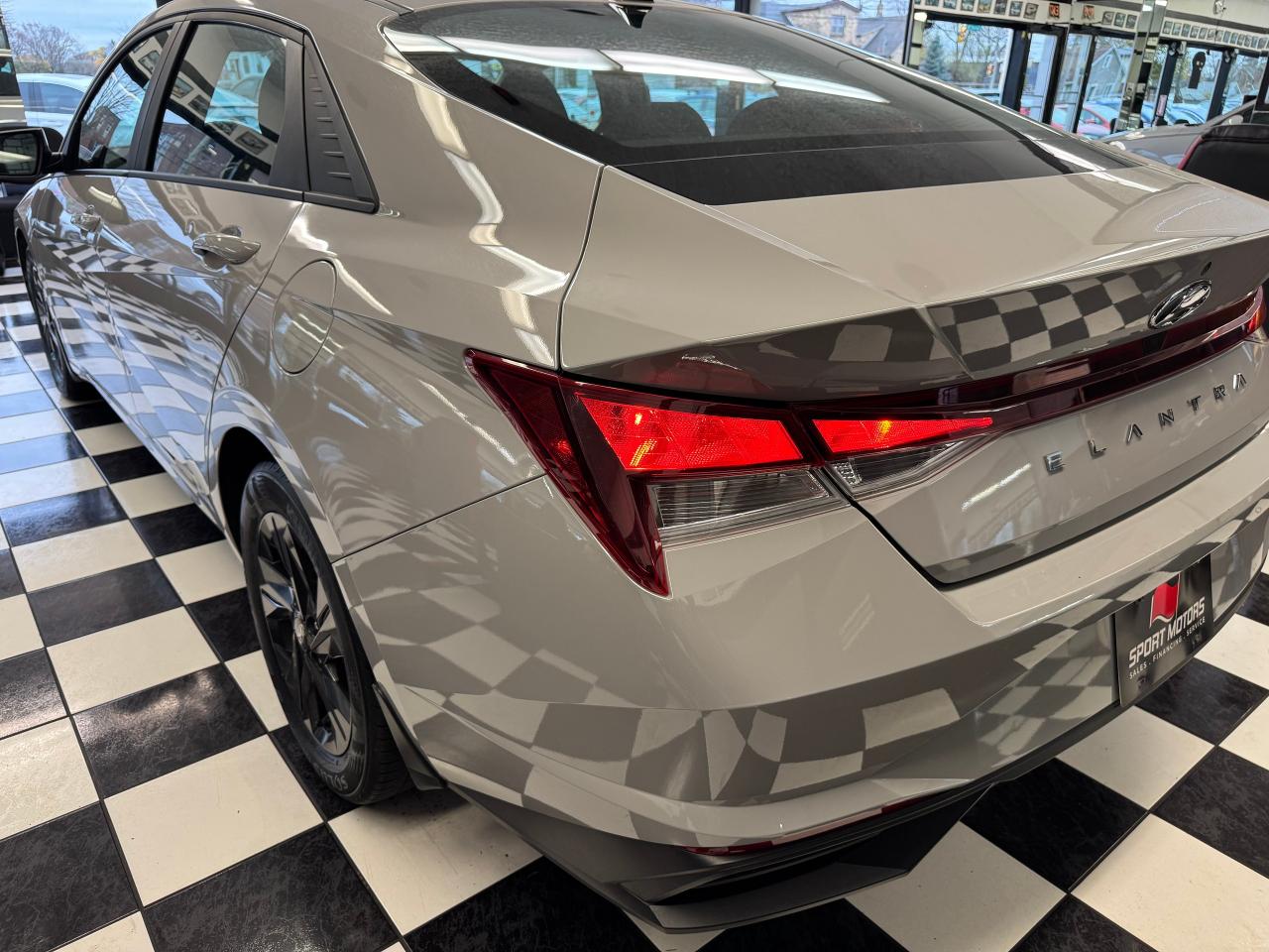 2022 Hyundai Elantra Preferred+LaneKeep+One Owner+CLEAN CARFAX - Photo #37