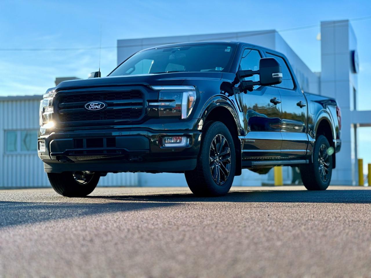 2024 Ford F-150 LARIAT 4WD SUPERCREW 5.5' BOX Photo