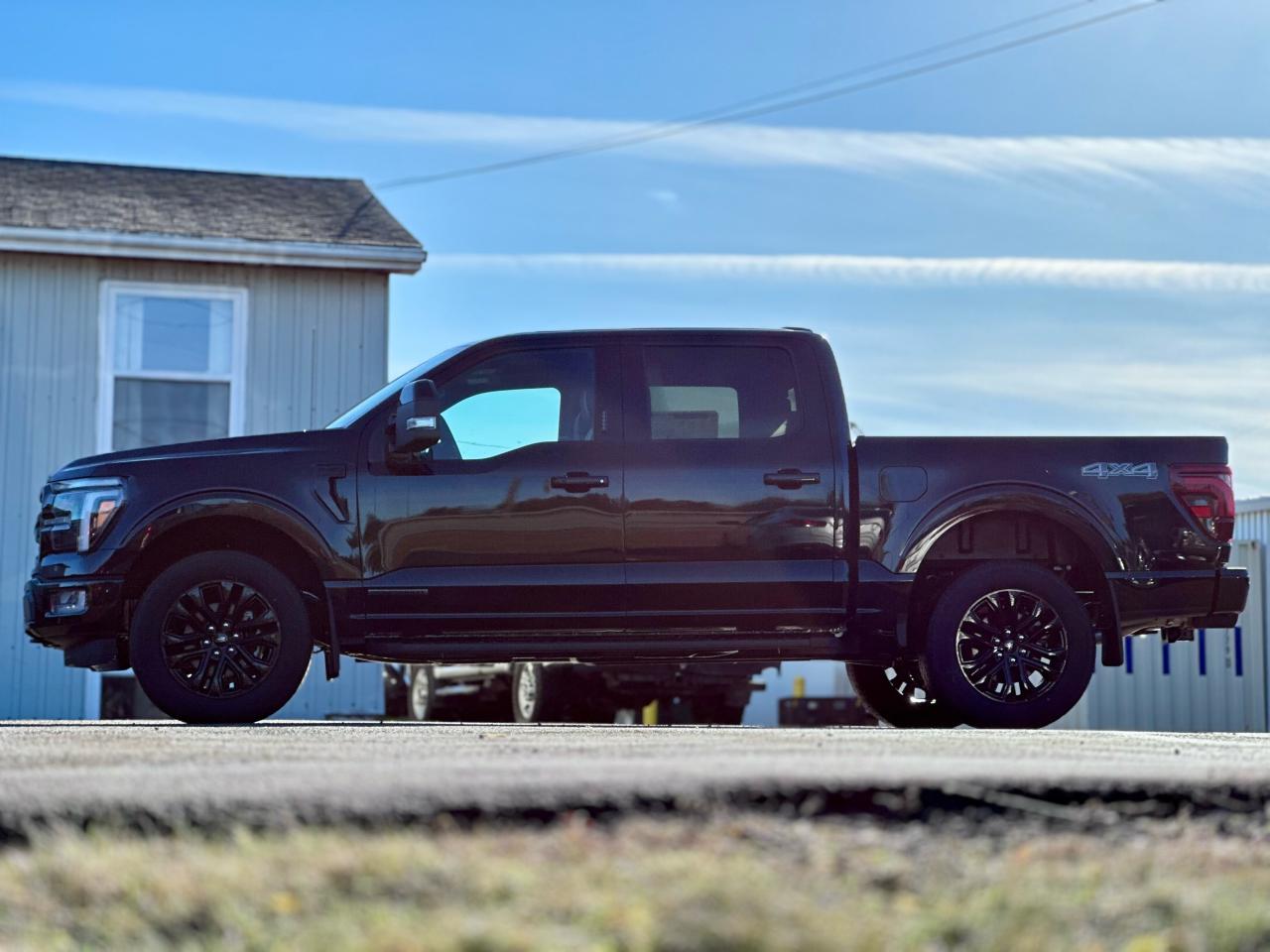 2024 Ford F-150 LARIAT 4WD SUPERCREW 5.5' BOX Photo