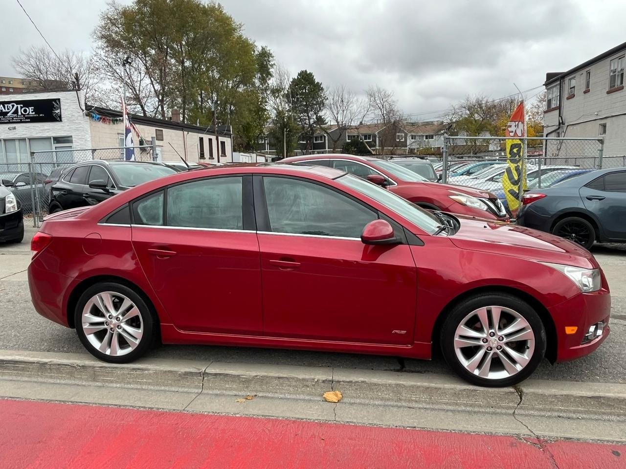 2014 Chevrolet Cruze 2LT-Leather-Backup Cam-Sunroof-Bluetooth-Alooys - Photo #4
