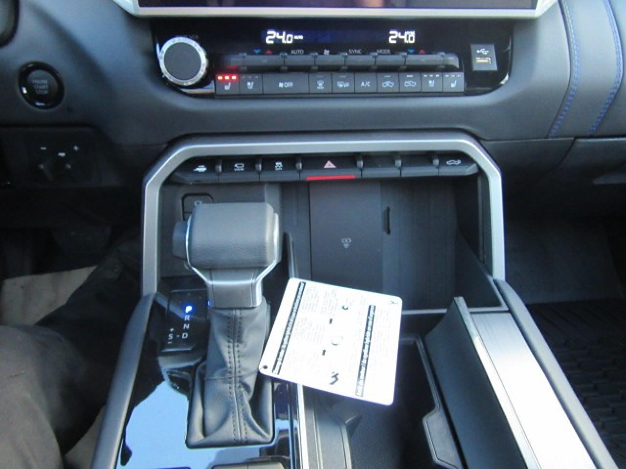 2025 Toyota Tundra PLATINUM Crewmax Platinum 5.5` Box Photo