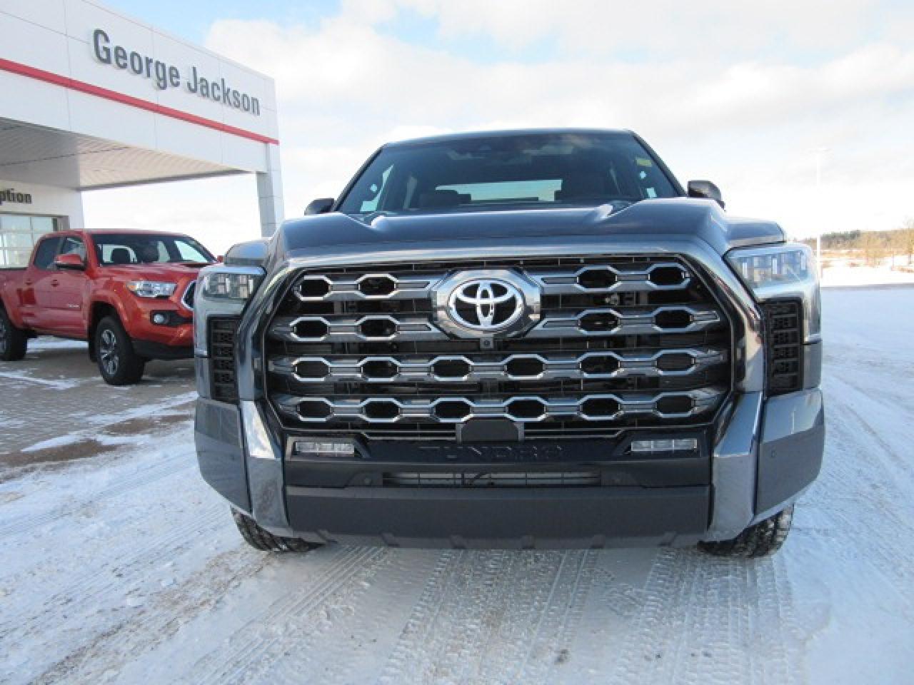 2025 Toyota Tundra PLATINUM Crewmax Platinum 5.5` Box Photo2