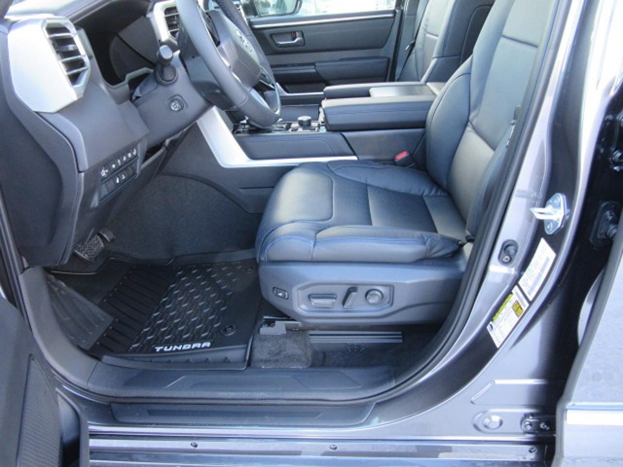 2025 Toyota Tundra PLATINUM Crewmax Platinum 5.5` Box Photo