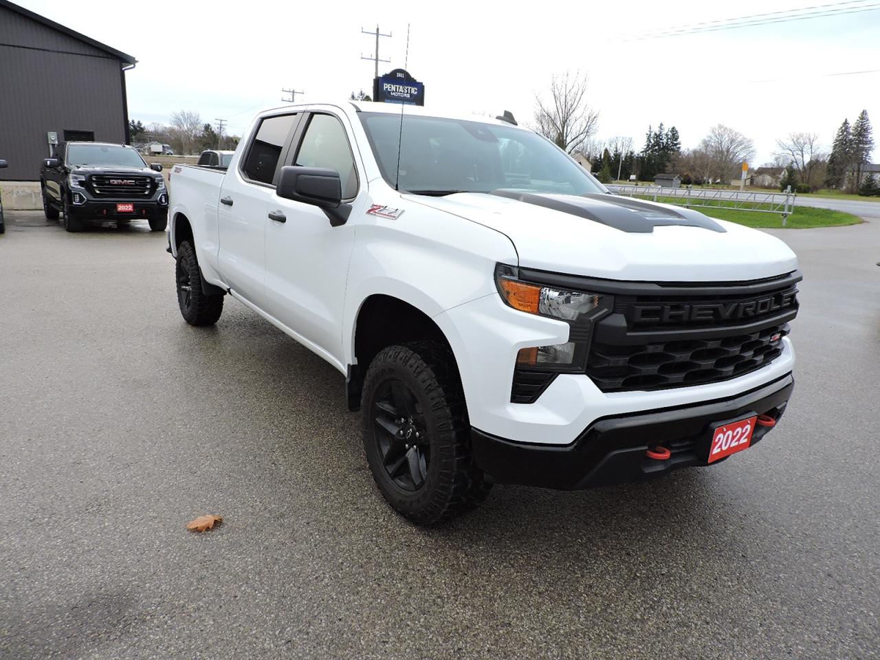 Used 2022 Chevrolet Silverado 1500 Custom Trail Boss 5.3L Seats 6 New Brakes 22000 KM for sale in Gorrie, ON