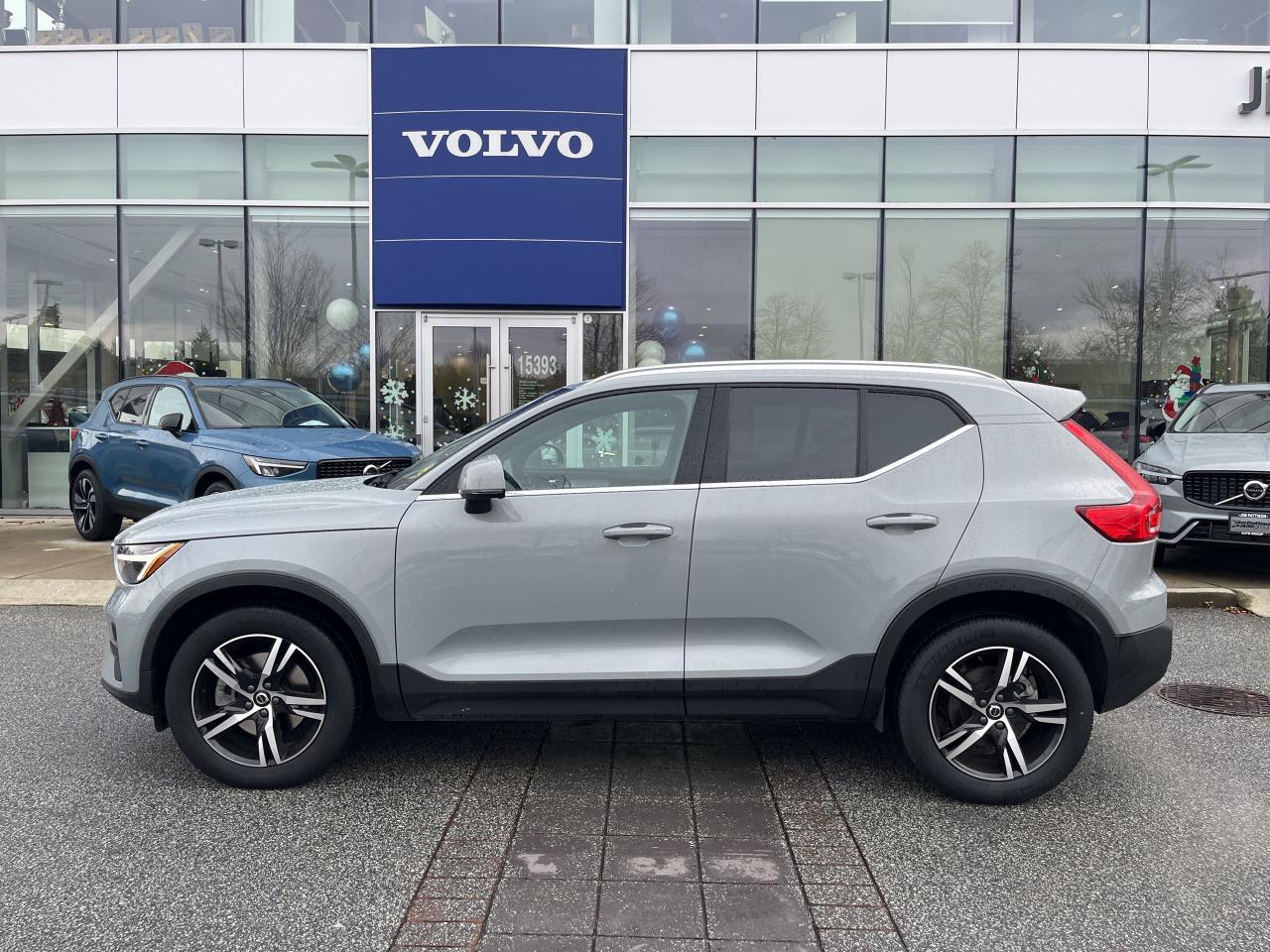 Used 2024 Volvo XC40 B5 AWD Core Bright  - VOLVO CERTIFIED! for sale in Surrey, BC