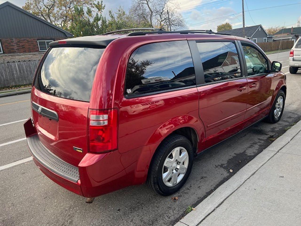 2009 Dodge Grand Caravan SE - Photo #4