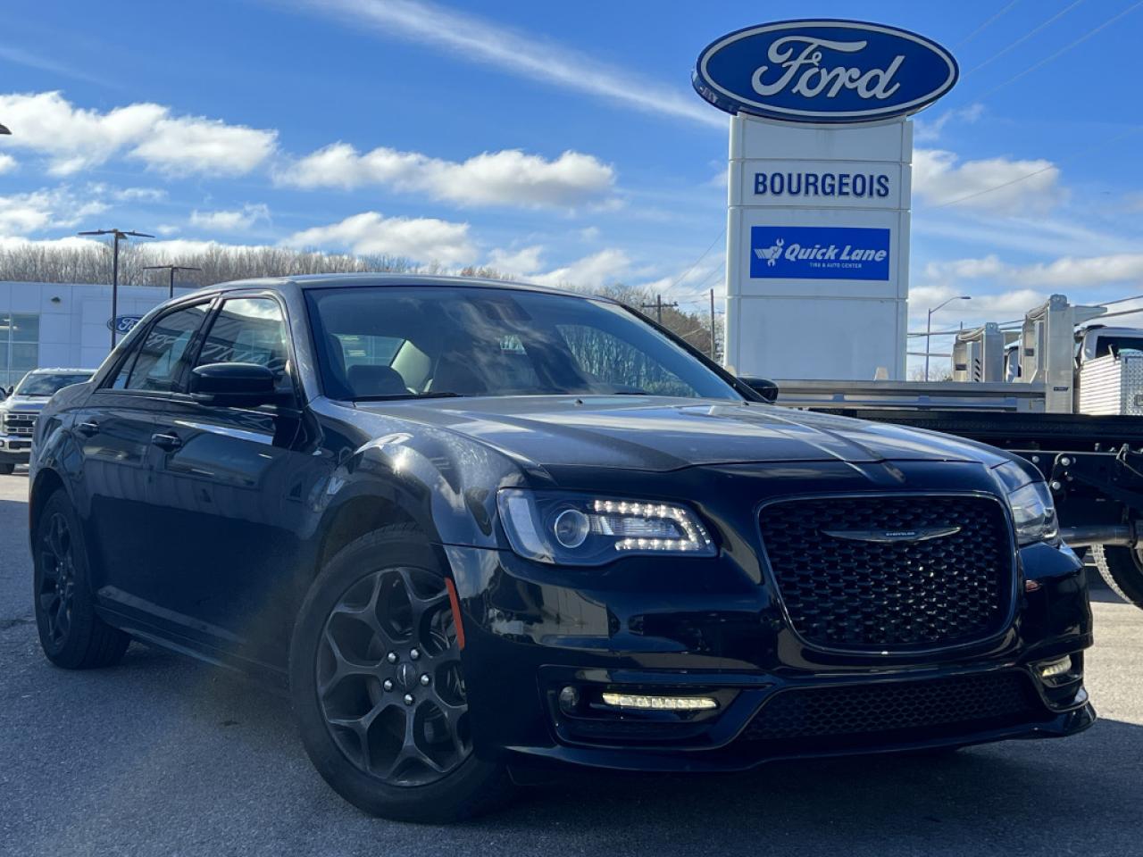 Used 2022 Chrysler 300 Touring L AWD for sale in Midland, ON