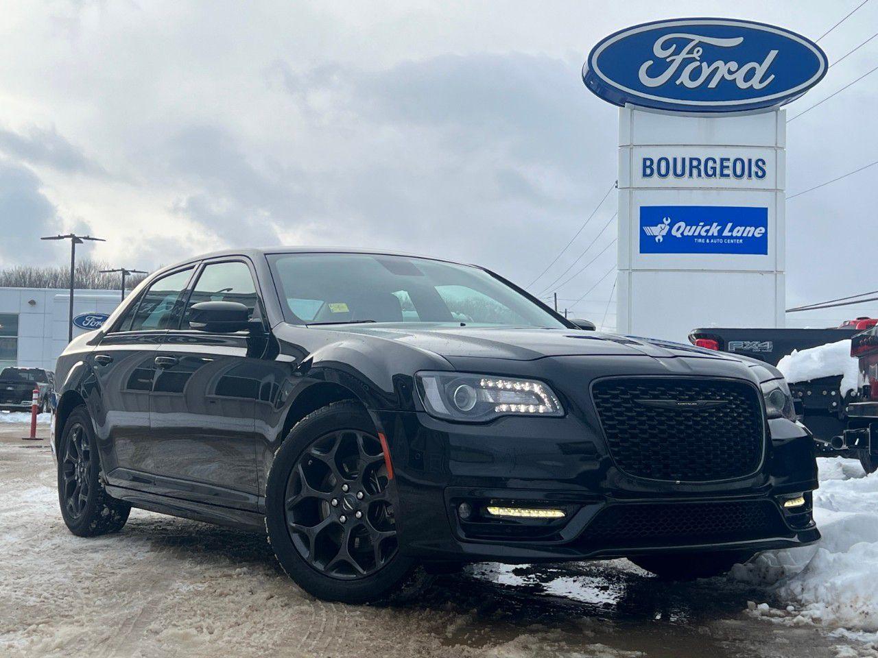 Used 2022 Chrysler 300 300 Touring L AWD for sale in Midland, ON