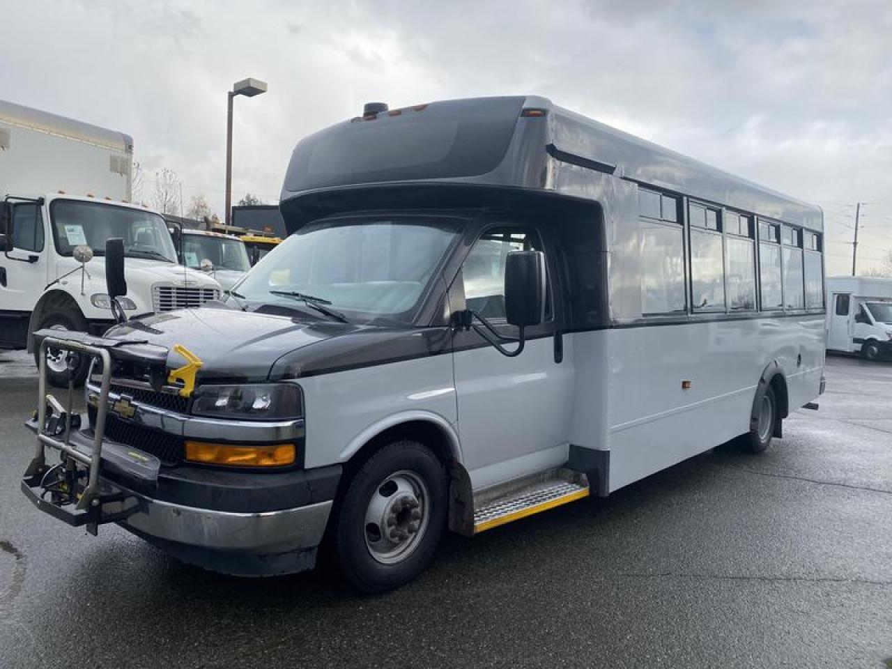 Used 2018 Chevrolet Express G4500 21 Passenger Bus with Wheelchair Accessibility for sale in Burnaby, BC