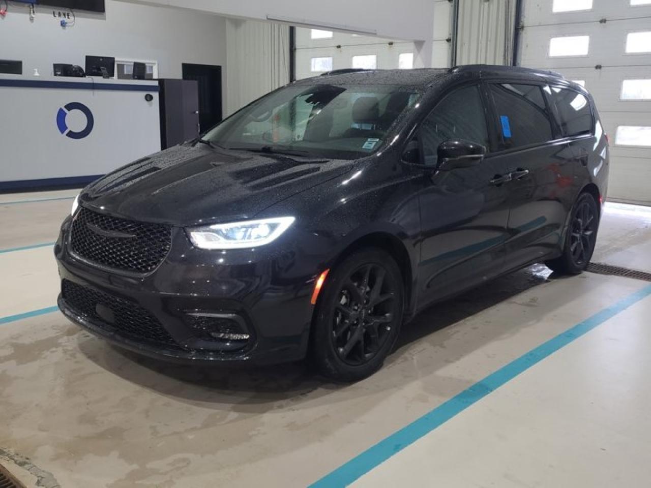 Used 2022 Chrysler Pacifica Touring L 