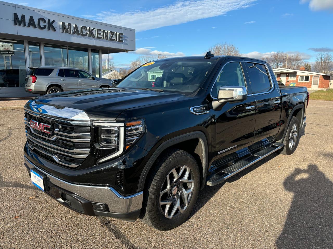 Used 2022 GMC Sierra 1500 2022 GMC Sierra SLT Crew 4WD for sale in Renfrew, ON