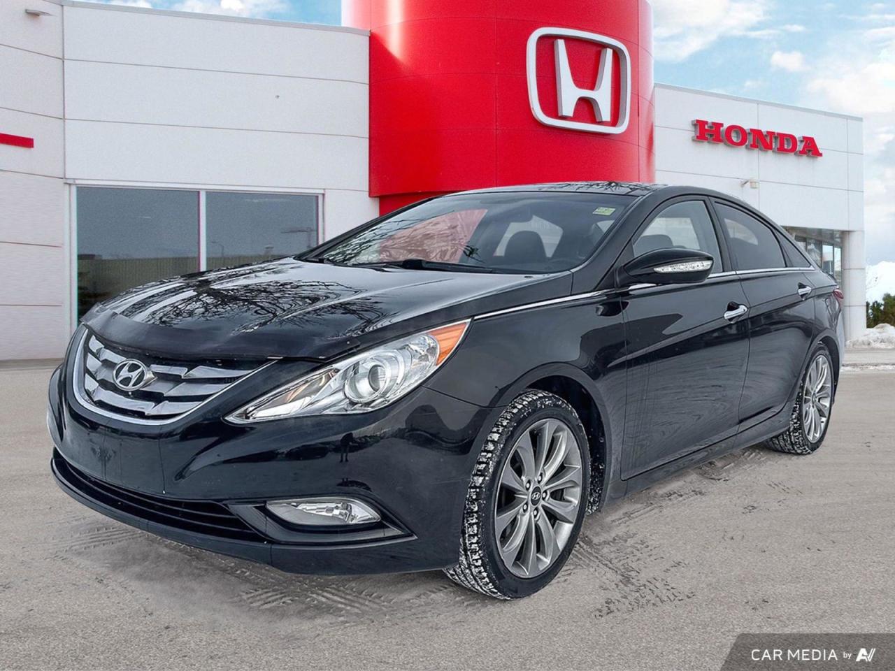 Used 2013 Hyundai Sonata Limited w/Navi Safetied! | Low KM's for sale in Winnipeg, MB