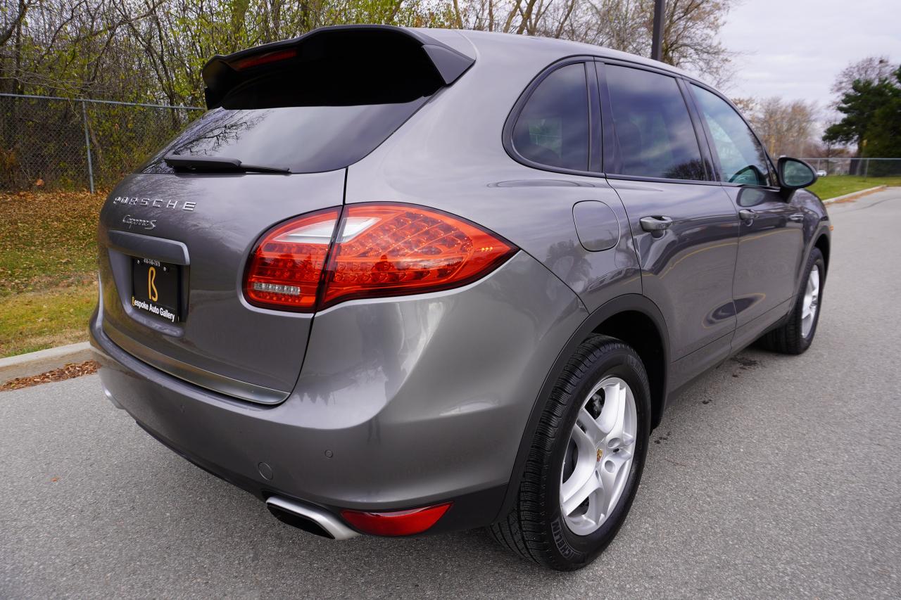 2011 Porsche Cayenne V8 S / 1 OWNER / NO ACCIDENTS / IMPECCABLE SHAPE Photo3