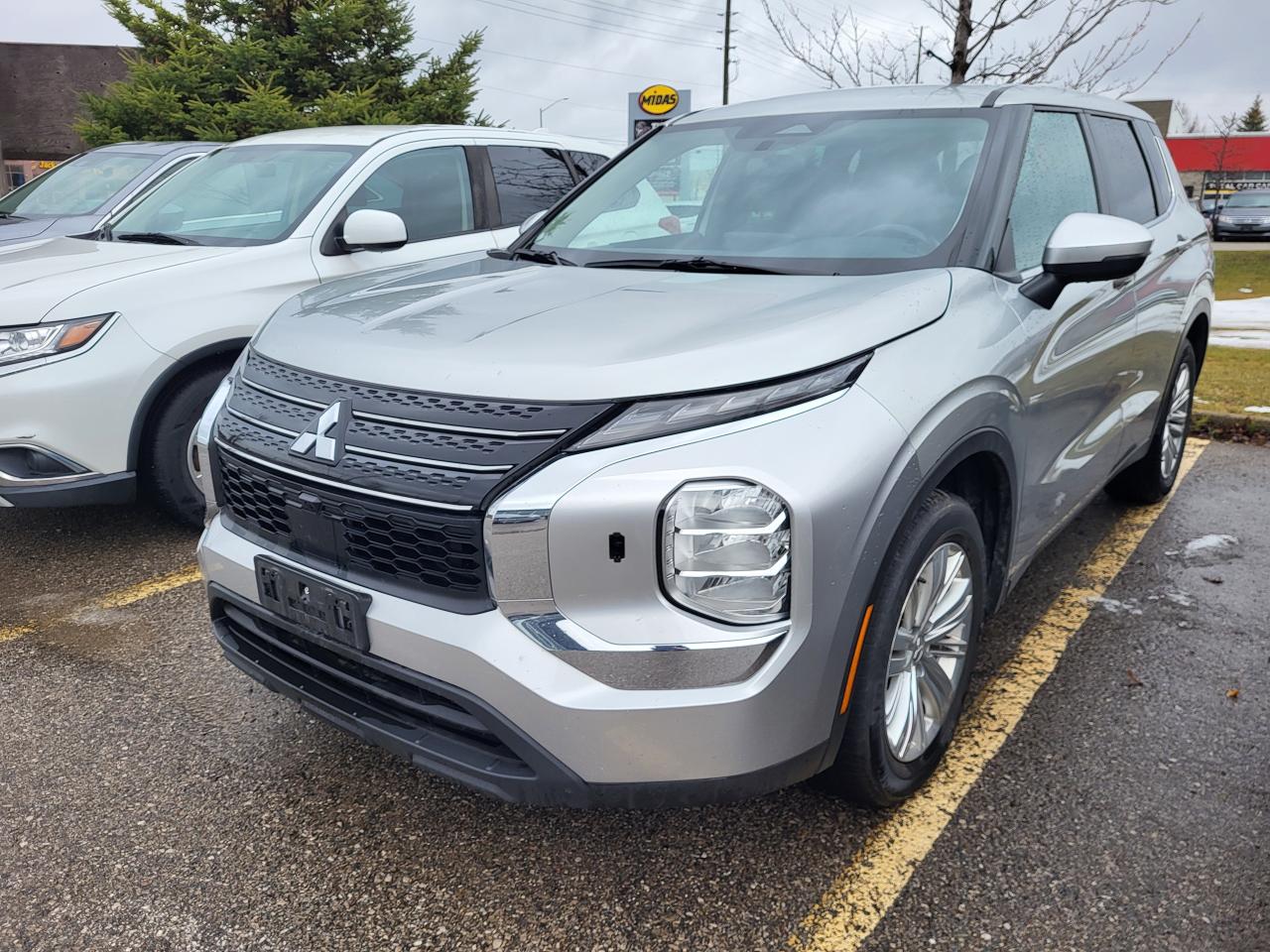 Used 2022 Mitsubishi Outlander ES S-AWC for sale in Barrie, ON