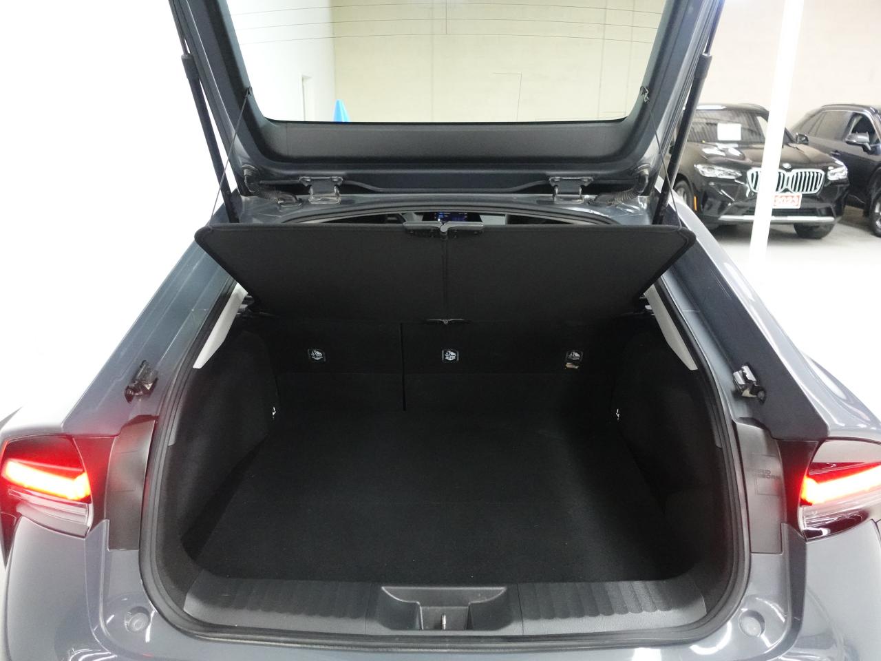 2023 Toyota Prius XLE | AWD-e | Leather | ACC | BSM | CarPlay Photo