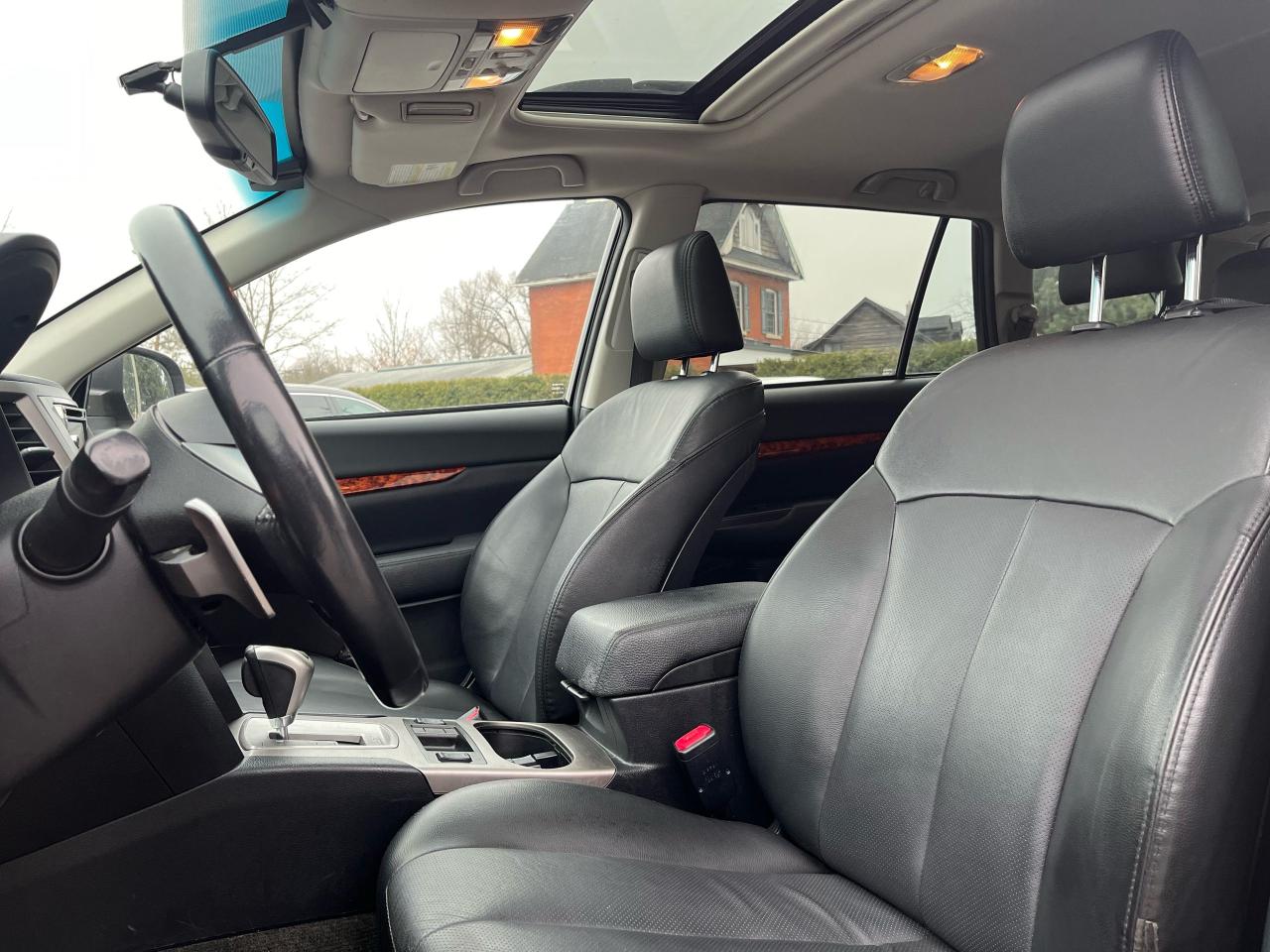 2012 Subaru Outback 2.5i w/Limited & Nav Pkg - Photo #9