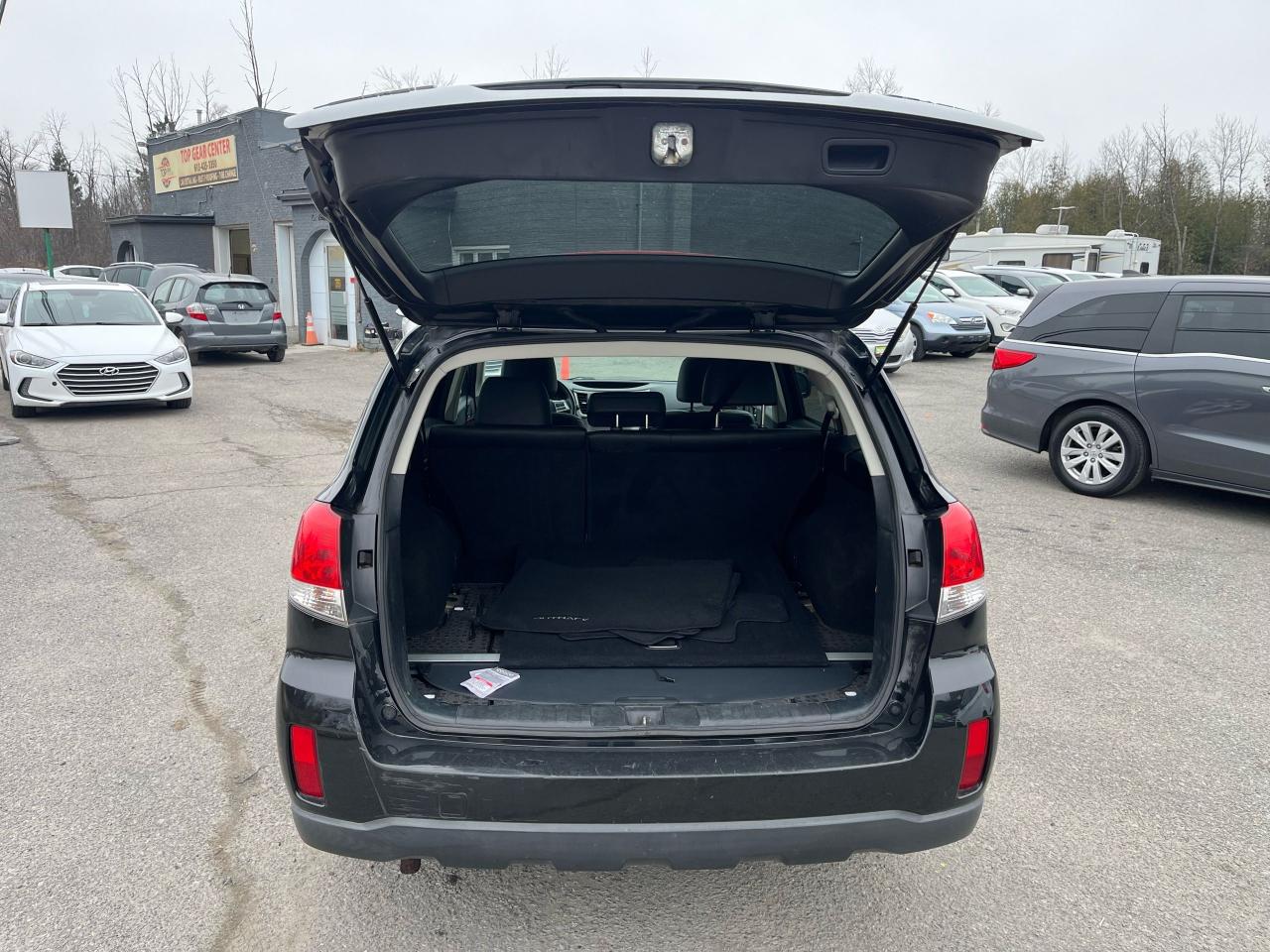 2012 Subaru Outback 2.5i w/Limited & Nav Pkg - Photo #6