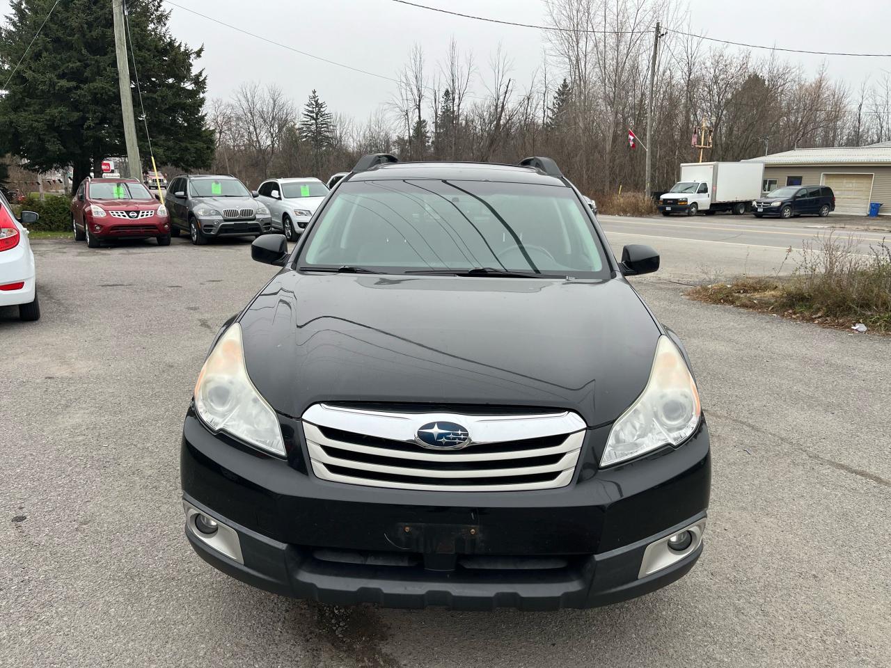 2012 Subaru Outback 2.5i w/Limited & Nav Pkg - Photo #2