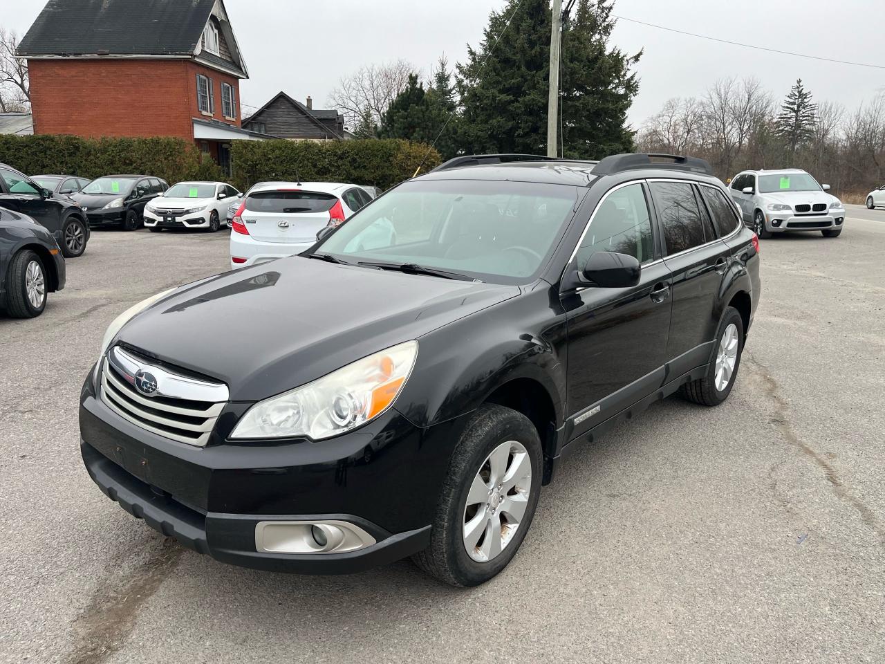2012 Subaru Outback 2.5i w/Limited & Nav Pkg - Photo #3