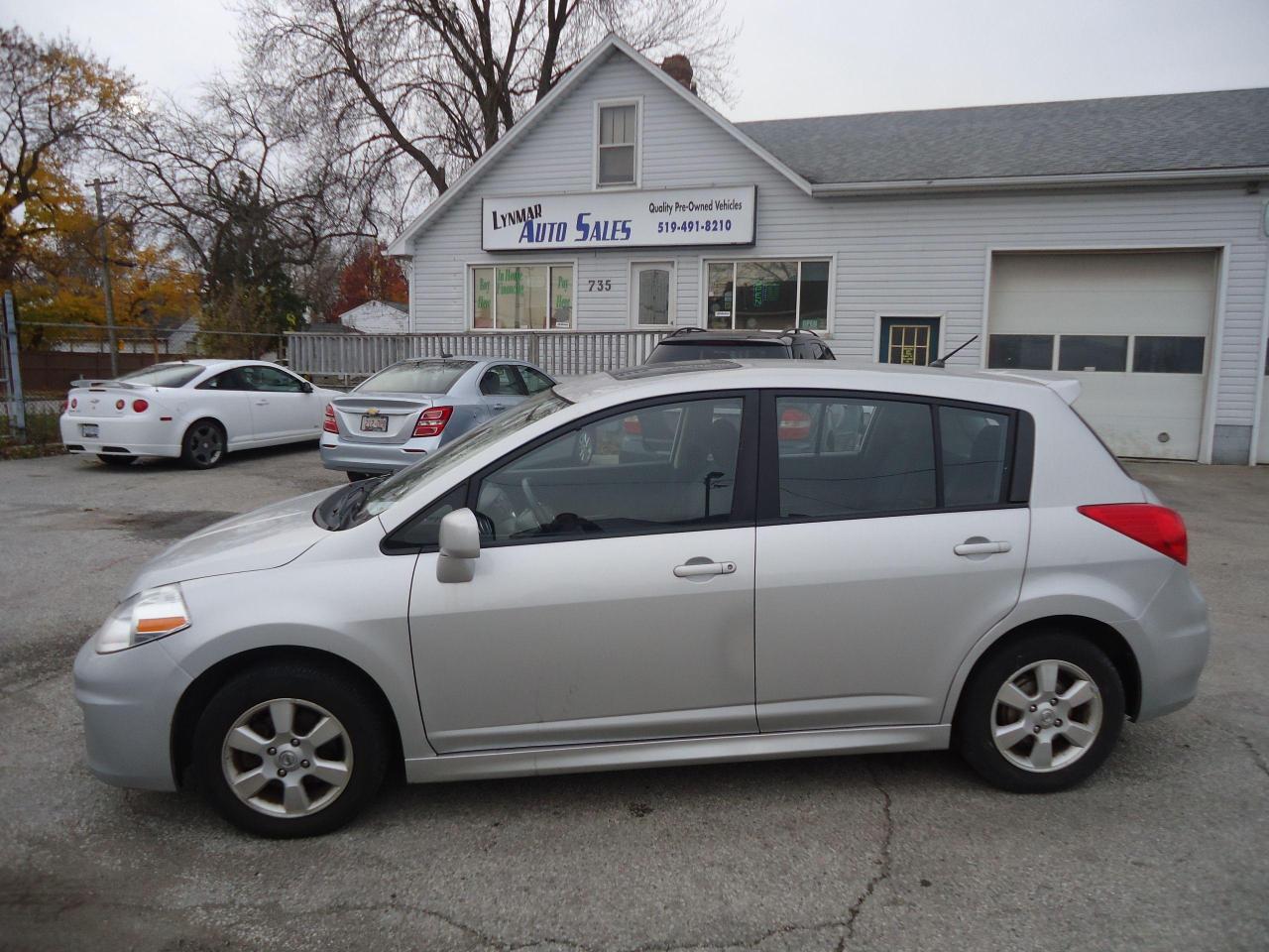 2012 Nissan Versa 5dr HB CVT 1.8 SL