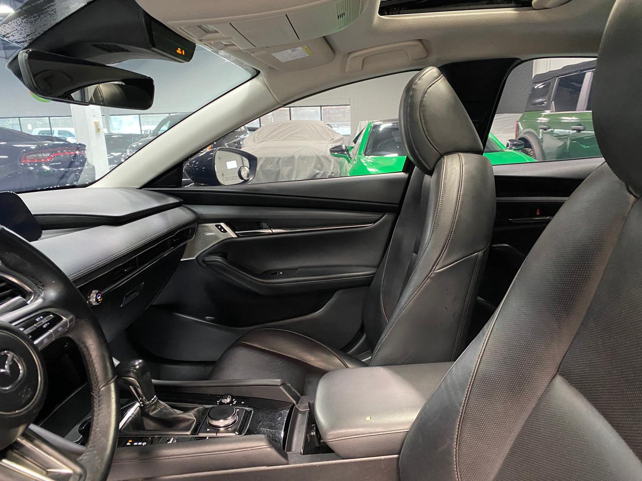 2021 Mazda MAZDA3 GT w/Turbo - Photo #13