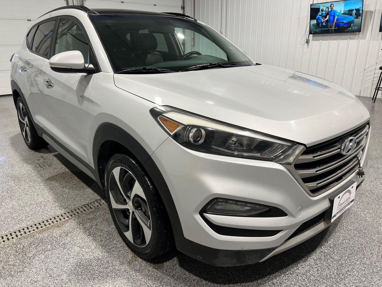 Used 2017 Hyundai Tucson SE  AWD #pano sunroof #heated seats for sale in Brandon, MB