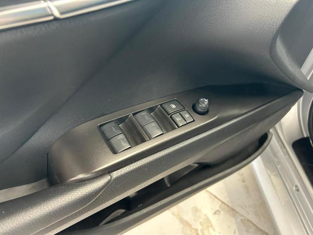 2024 Toyota Camry HYBRID LE  HYBRID WITH BLACK CLOTH INTERIOR TECH PACKAGE APPLE CAR PLAY Photo