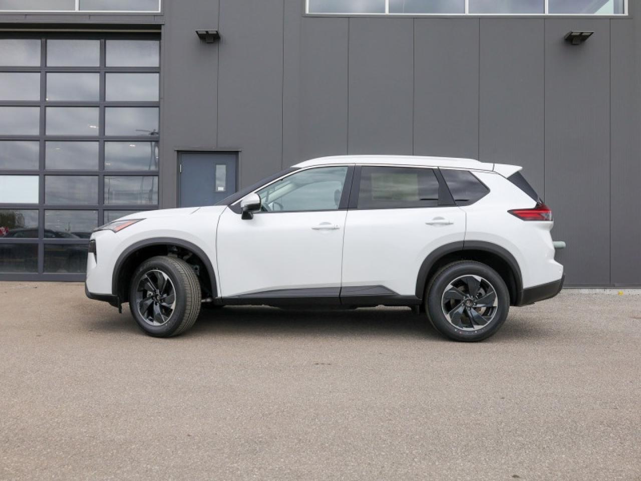 2025 Nissan Rogue SV Moonroof  - Moonroof -  Power Liftgate Photo4