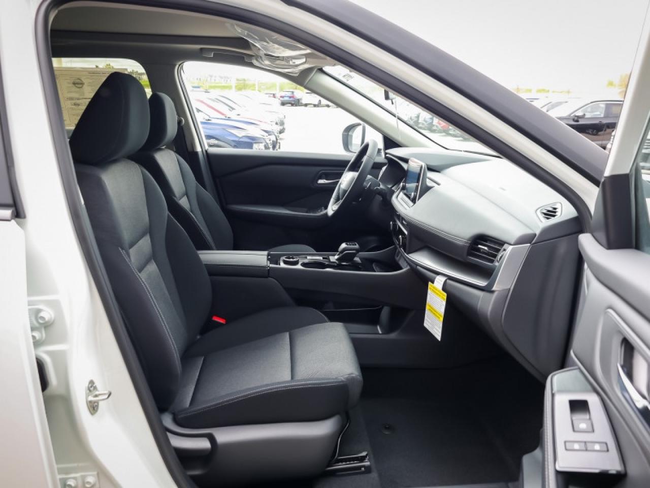 2025 Nissan Rogue SV Moonroof  - Moonroof -  Power Liftgate Photo