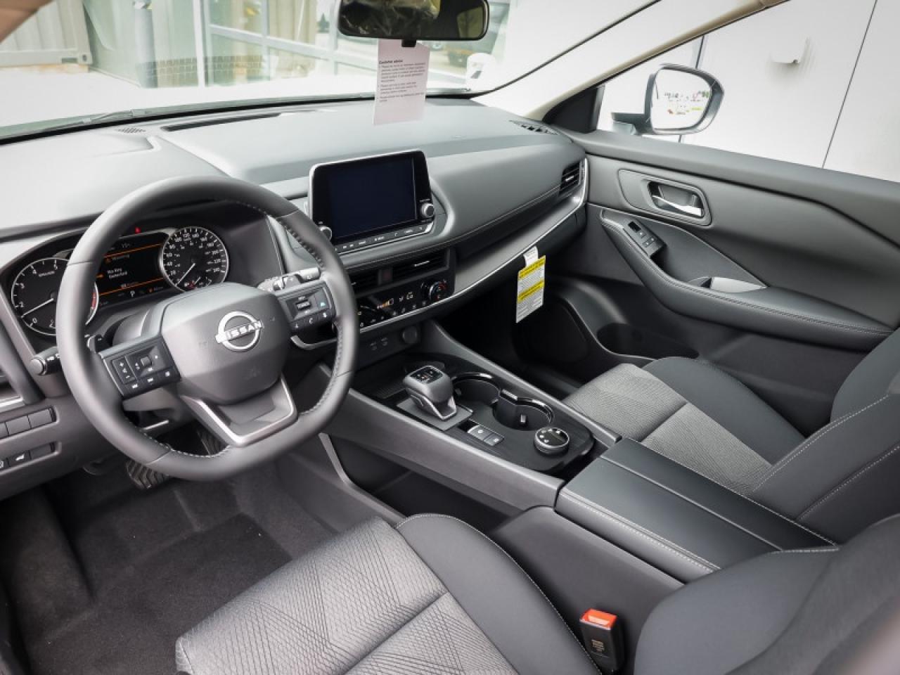 2025 Nissan Rogue SV Moonroof  - Moonroof -  Power Liftgate Photo