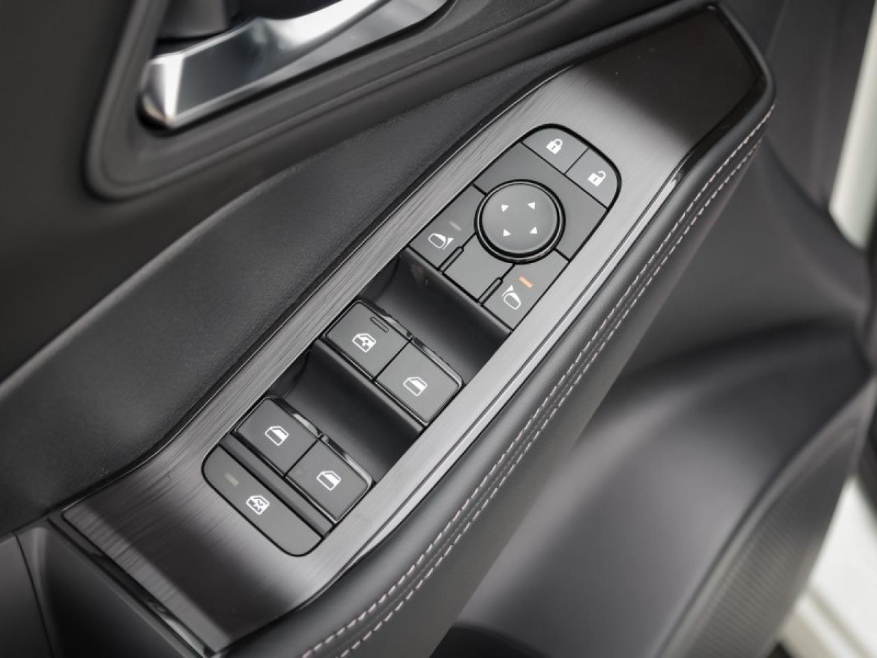 2025 Nissan Rogue SV Moonroof  - Moonroof -  Power Liftgate Photo