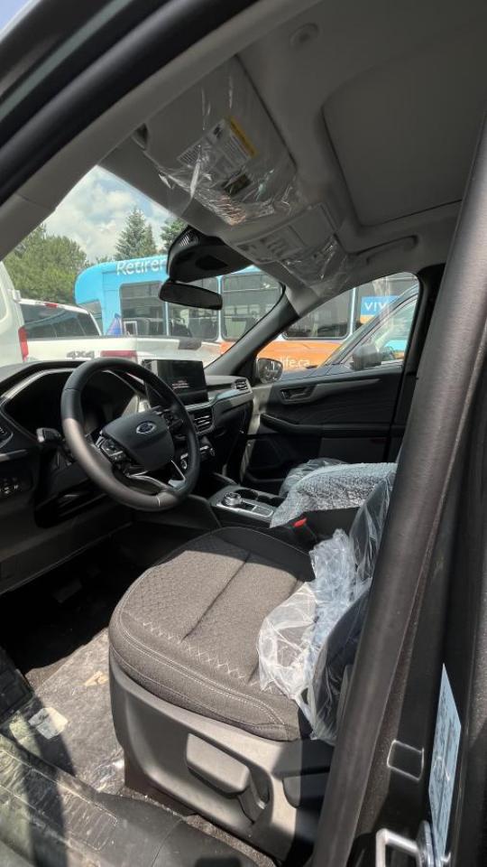 2025 Ford Escape Active Photo2