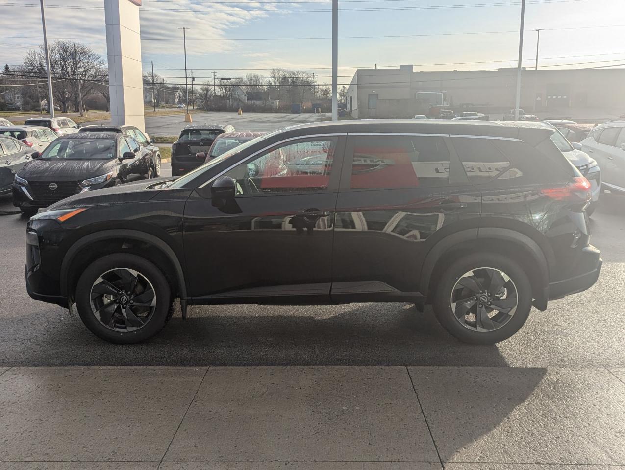 2025 Nissan Rogue SV MOONROOF Photo20