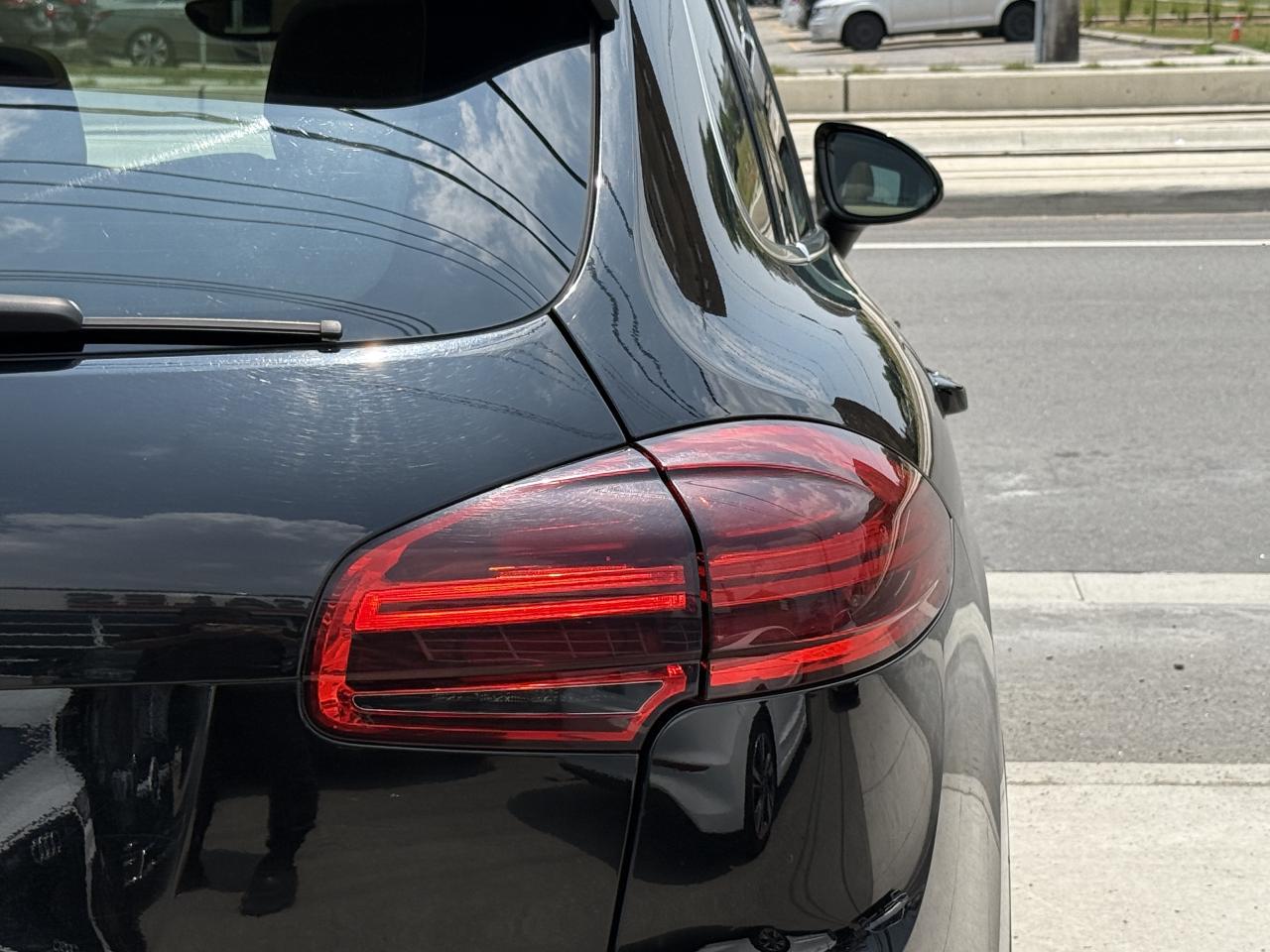 2016 Porsche Cayenne PREMIUM | PANO | NAVI | BACK UP CAMERA - Photo #9