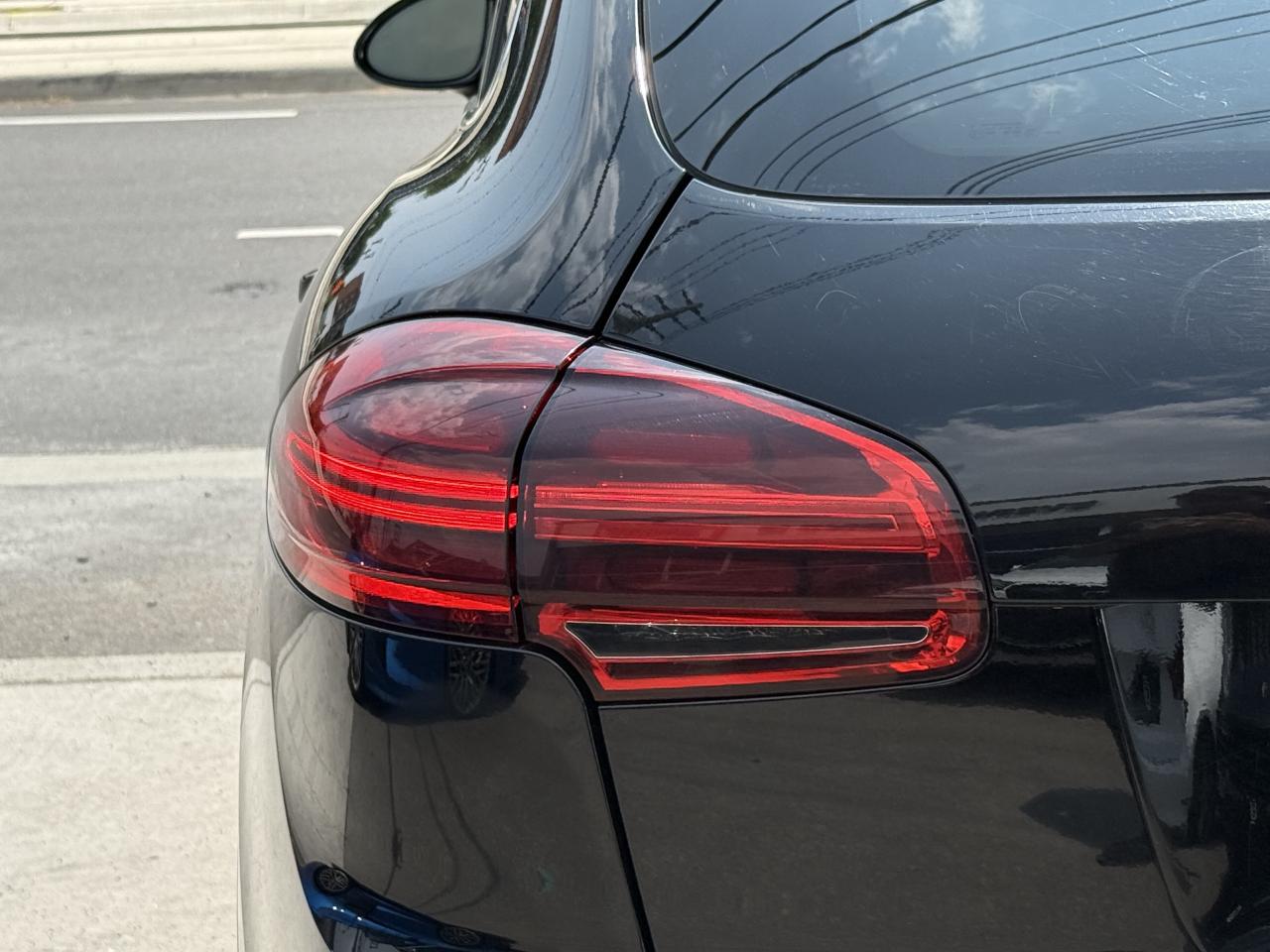 2016 Porsche Cayenne PREMIUM | PANO | NAVI | BACK UP CAMERA - Photo #11